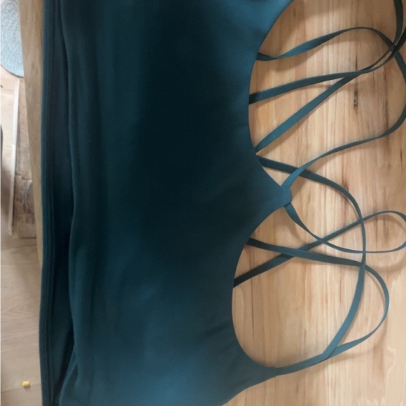 lululemon athletica Green Crisscross Sports Bra - Picture 2 of 4